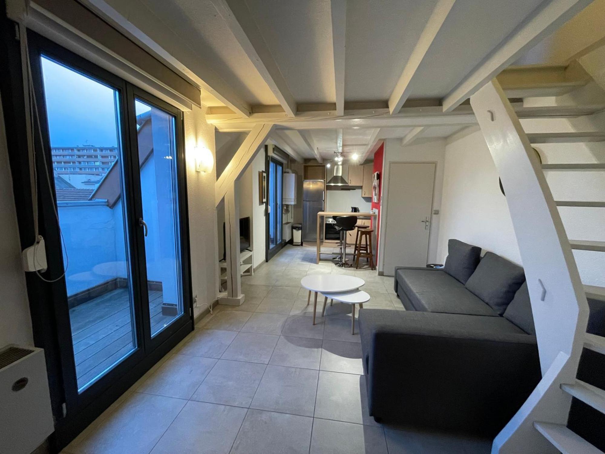 Fathala - Appartement Lumineux En Dernier Etage - Face A La Gare Routiere Sarrebourg Exterior photo