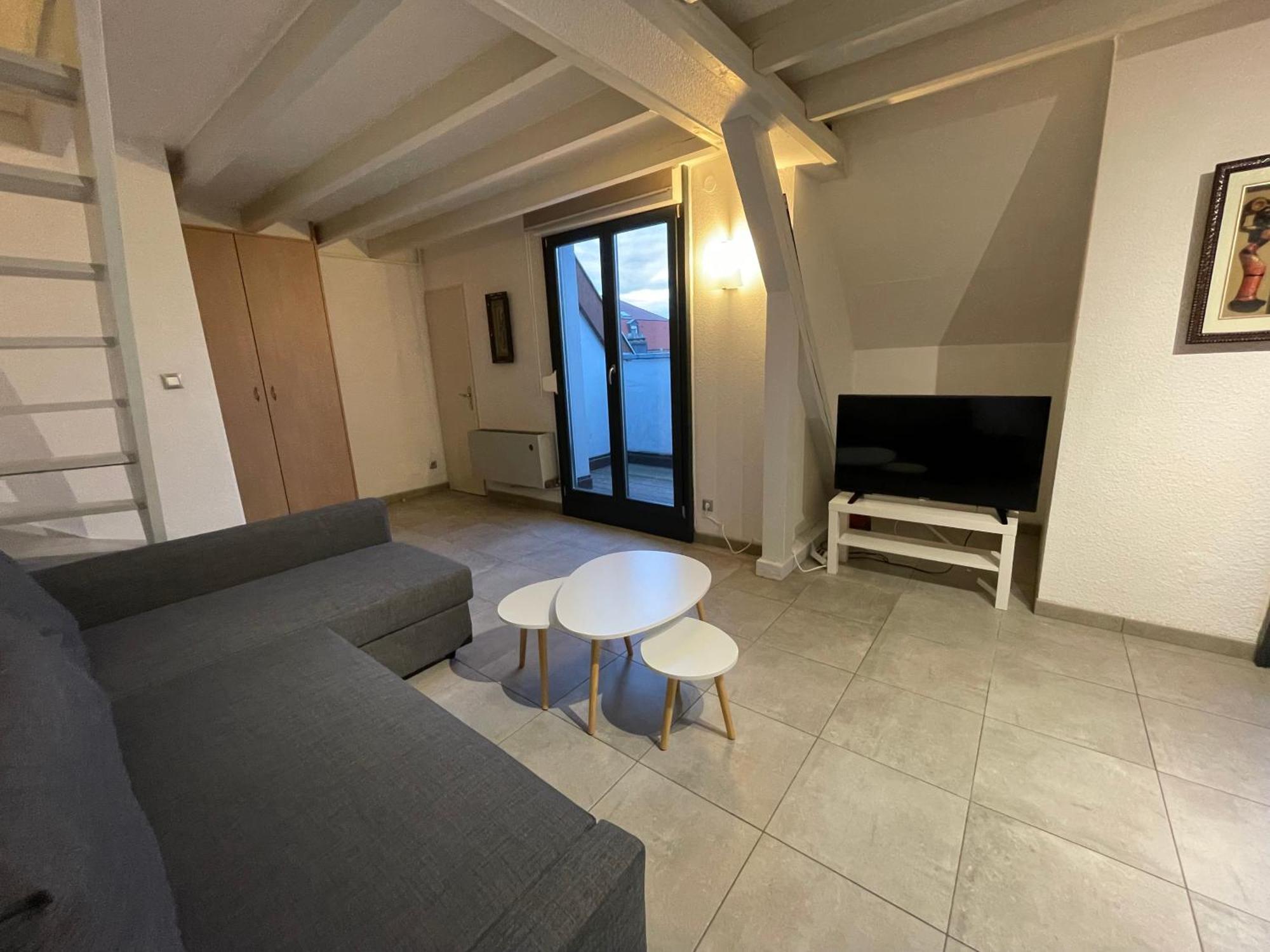 Fathala - Appartement Lumineux En Dernier Etage - Face A La Gare Routiere Sarrebourg Exterior photo